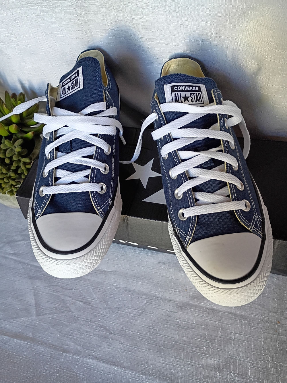Converse Chuck Taylor Classic Men's All Star Low Top Sneakers - Navy Blue Size 8 - Picture 3 of 10